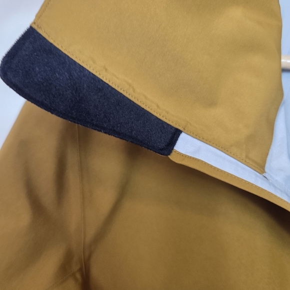 Arc'teryx Gore Tex RUSH Jacket - Picture 9 of 14